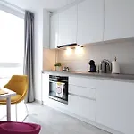 Riverside & Private Parking, King Bed & Crib * Temeşvar