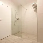 Riverside & Private Parking, King Bed & Crib * Temeşvar