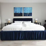 Riverside & Private Parking, King Bed & Crib * Temeşvar