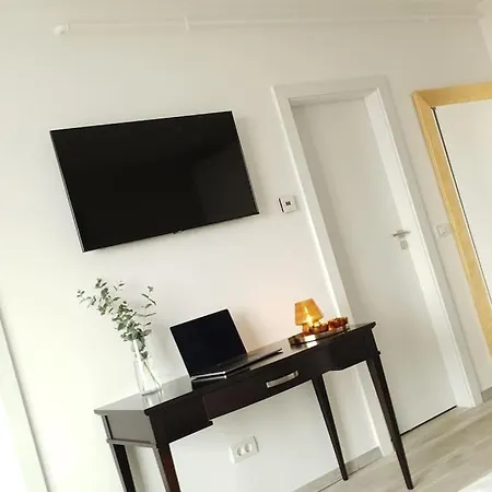 Riverside & Private Parking, King Bed & Crib Appartamento *