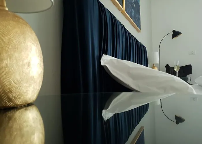 Riverside & Private Parking, King Bed & Crib Appartamento