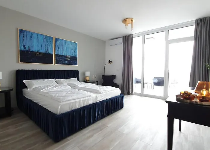 Riverside & Private Parking, King Bed & Crib Lägenhet